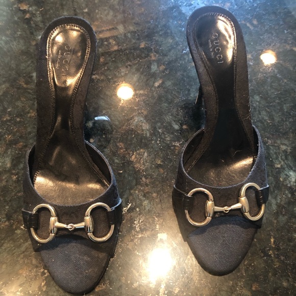 Gorgeous nearly new Gucci slides size 37 1/2 C - Picture 4 of 9